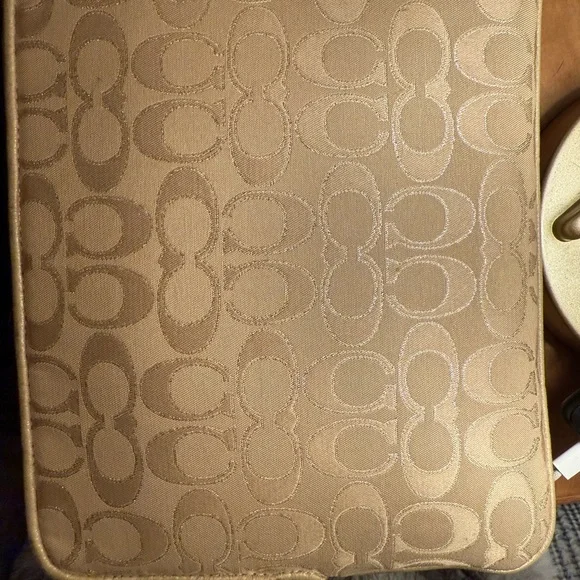 Coach Poppy IPad Pouch - Picture 4 of 9